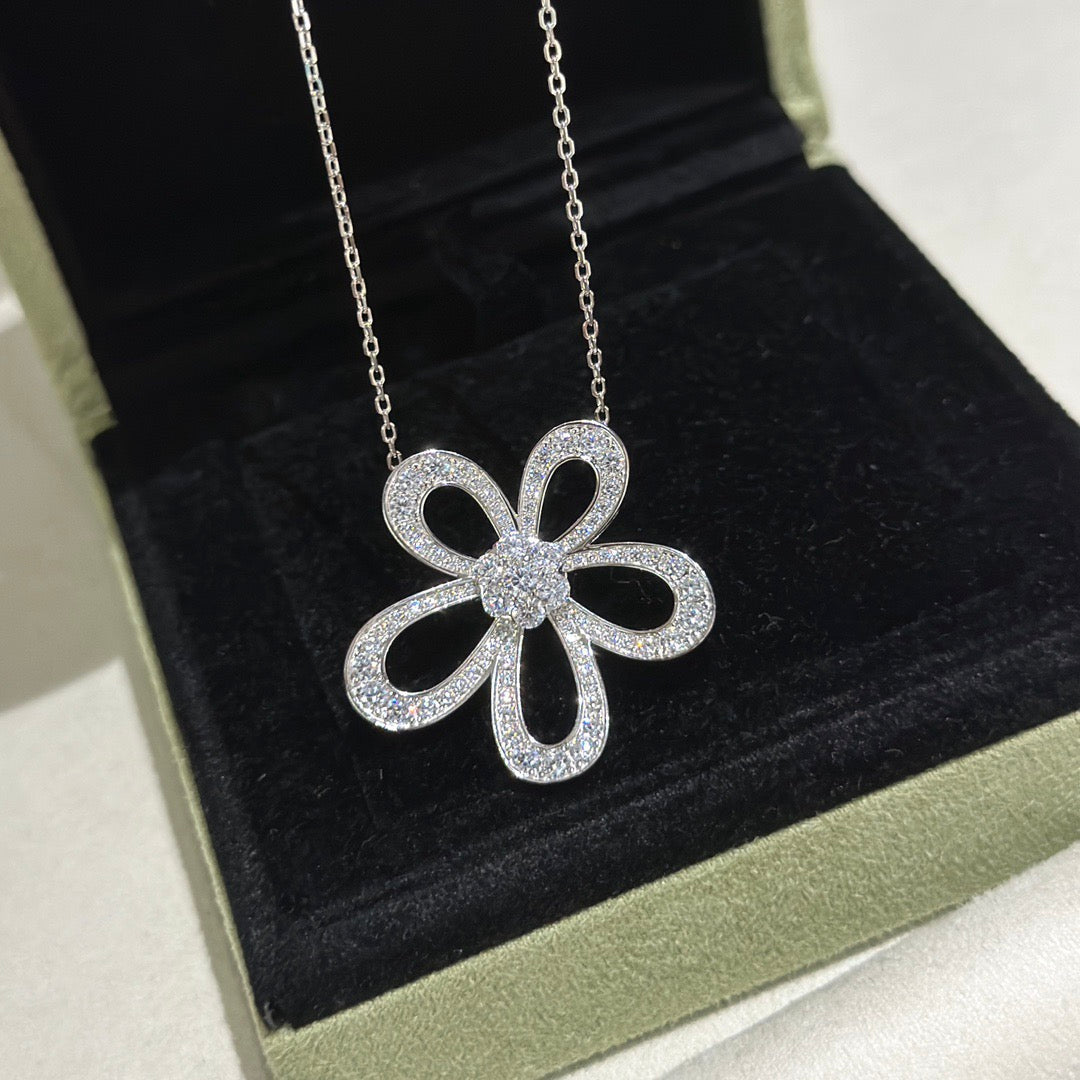 [⭐Hevara Jewelry]FLOWERLACE NECKLACE FULL DIAMONDS