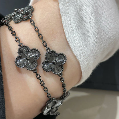 [⭐Hevara Jewelry]CLOVER 5 MOTIF BLACK BRACELET