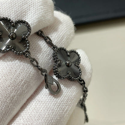 [⭐Hevara Jewelry]CLOVER 5 MOTIF BLACK BRACELET