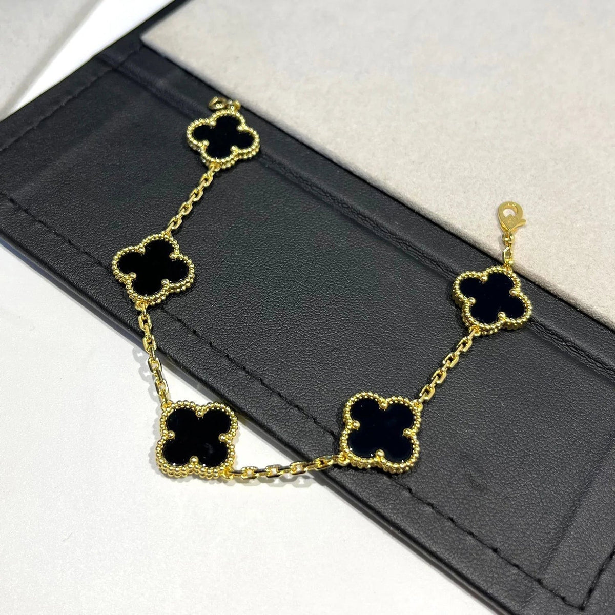 [⭐Hevara Jewelry] CLOVER 5 MOTIF ONYXS BRACELET COLLECTION