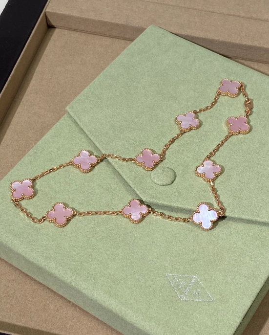 [⭐Hevara Jewelry Jewellery] Pink Necklace with Ten Clover Designs