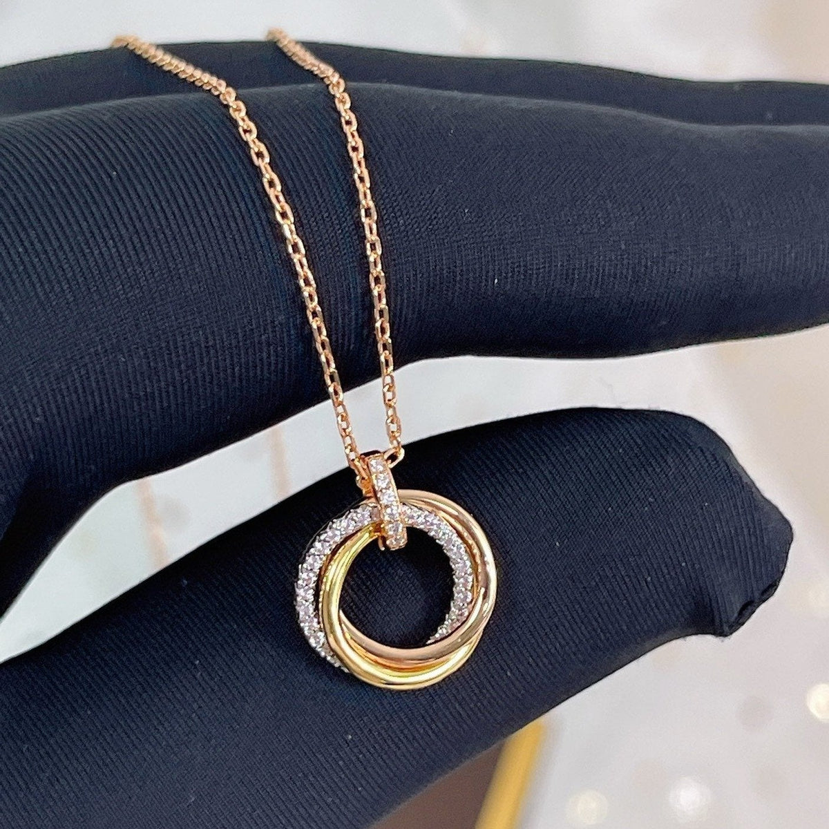 [⭐Hevara Jewelry]TRINITY NECKLACE SILVER GOLD PINK GOLD DIAMONDS