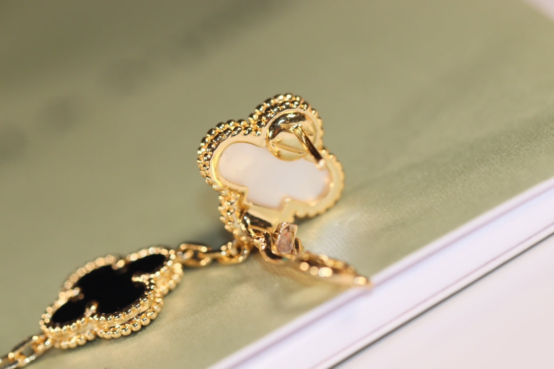 [⭐Hevara Jewelry]CLOVER EARRINGS GOLD ONYX MOP 3 MOTIF