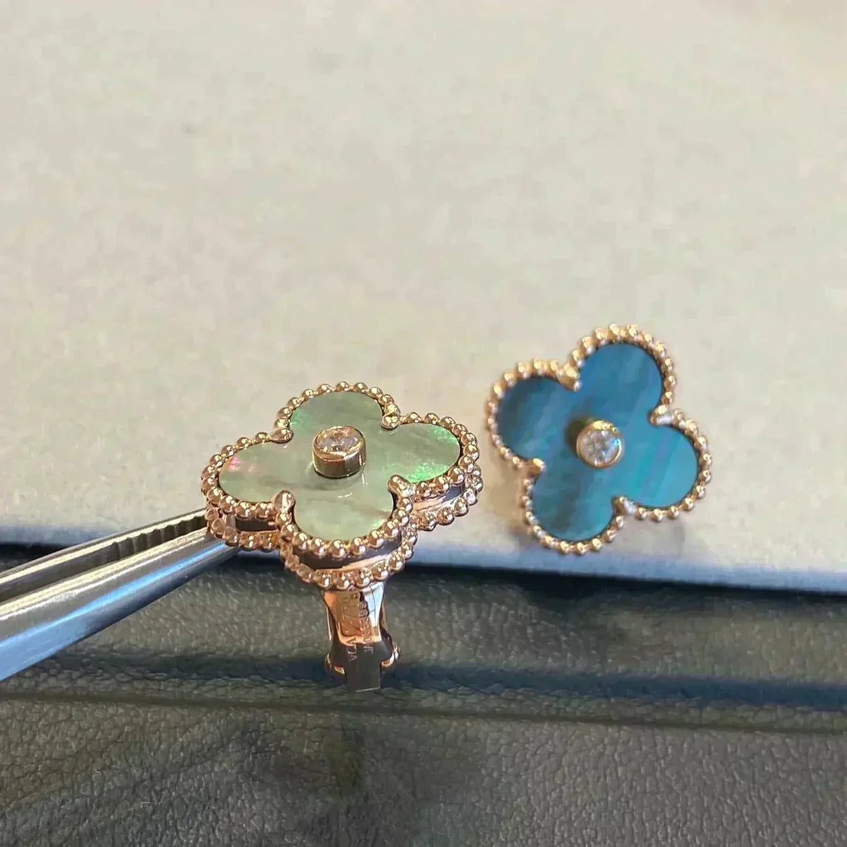 [⭐Hevara Jewelry]CLOVER MEDIUM 1 MOTIFS GRAY MOP  DIAMOND EARRINGS