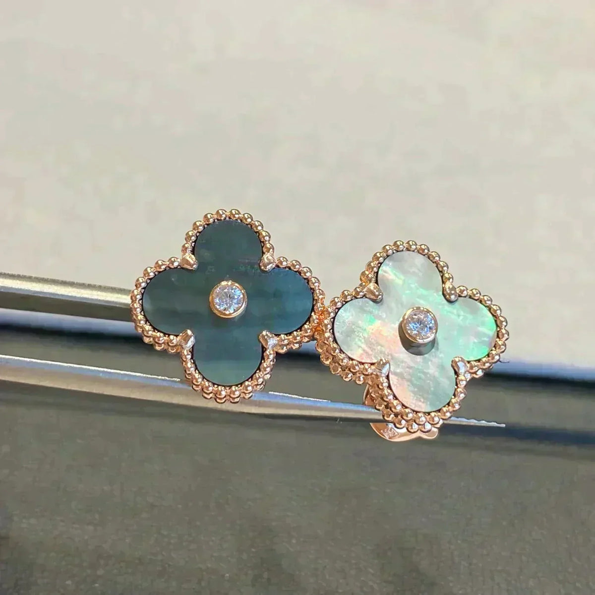 [⭐Hevara Jewelry]CLOVER MEDIUM 1 MOTIFS GRAY MOP  DIAMOND EARRINGS