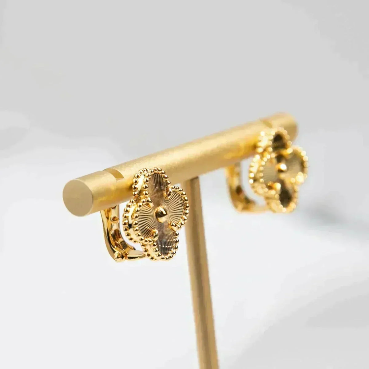 [⭐Hevara Jewelry]CLOVER MEDIUM 1 MOTIFS LASER EARRINGS