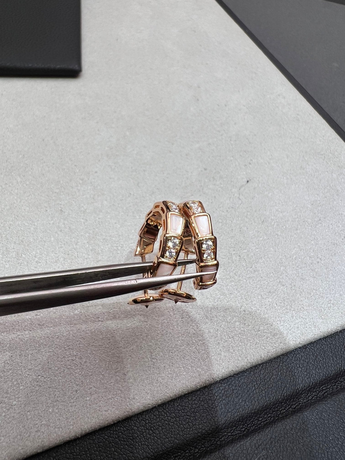 [⭐Hevara Jewelry]SERPENTI MOP PINK GOLD EARRINGS