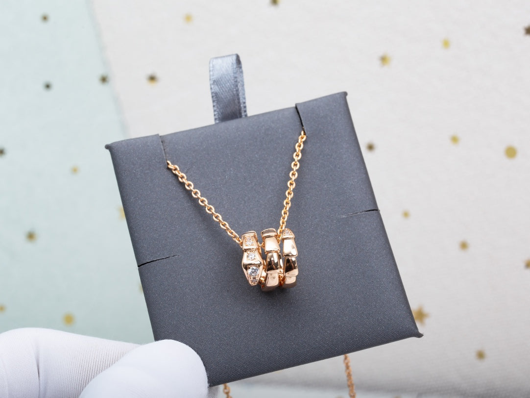 [⭐Hevara Jewelry]SERPENTI PINK GOLD NECKLACE DIAMOND