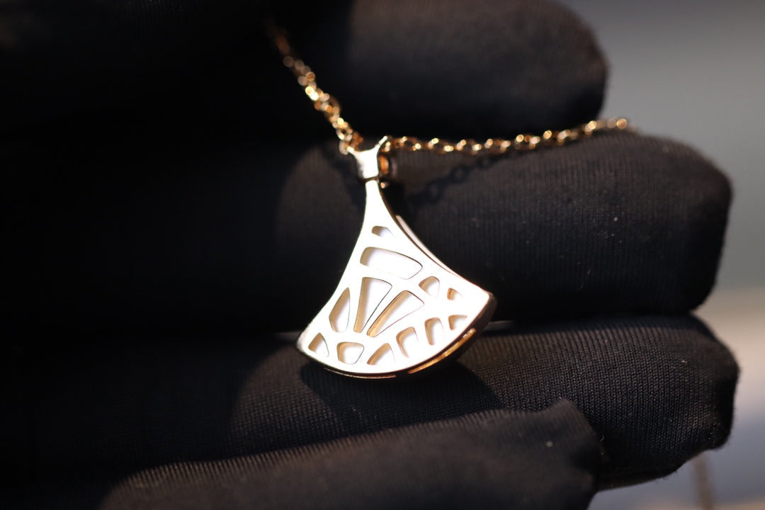 [⭐Hevara Jewelry]DREAM NECKLACE WHITE MOP PINK GOLD 1 DIAMOND