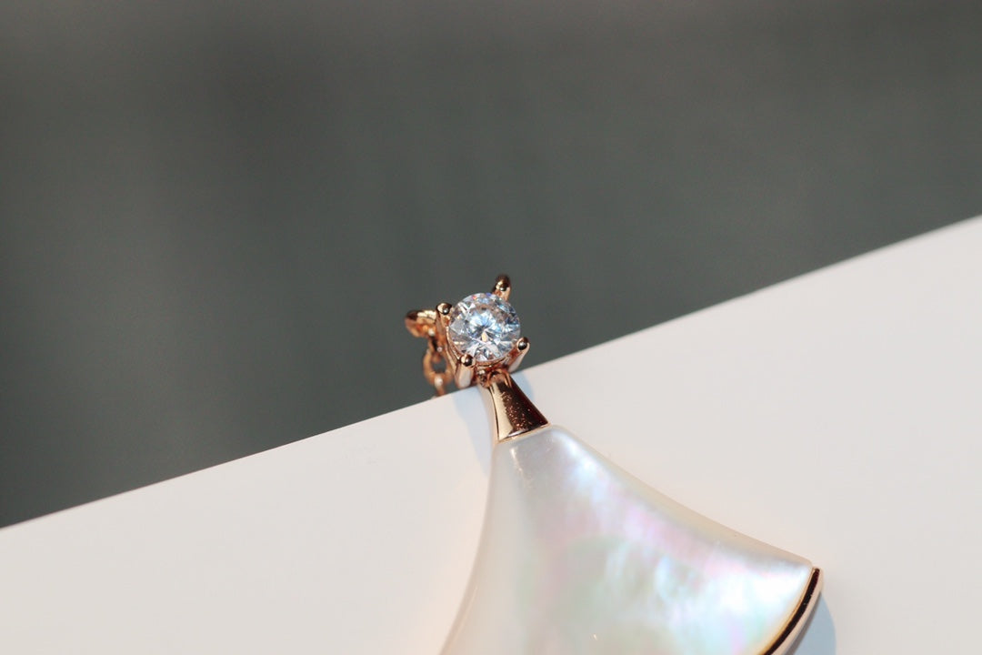 [⭐Hevara Jewelry]DREAM NECKLACE WHITE MOP PINK GOLD 1 DIAMOND