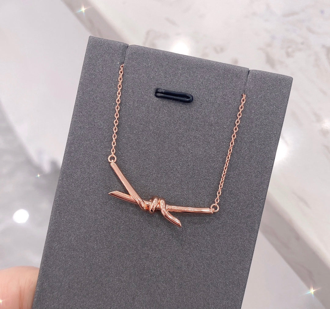 [Hevara Jewelry]KNOT NECKLACE DIAMONDS