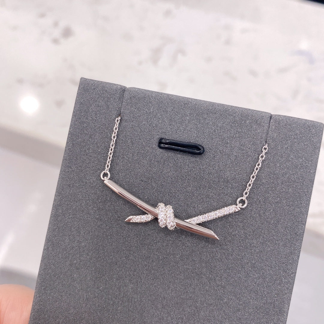 [Hevara Jewelry]KNOT NECKLACE DIAMONDS