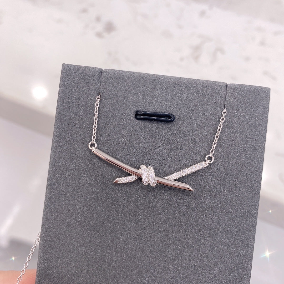 [Hevara Jewelry]KNOT NECKLACE DIAMONDS