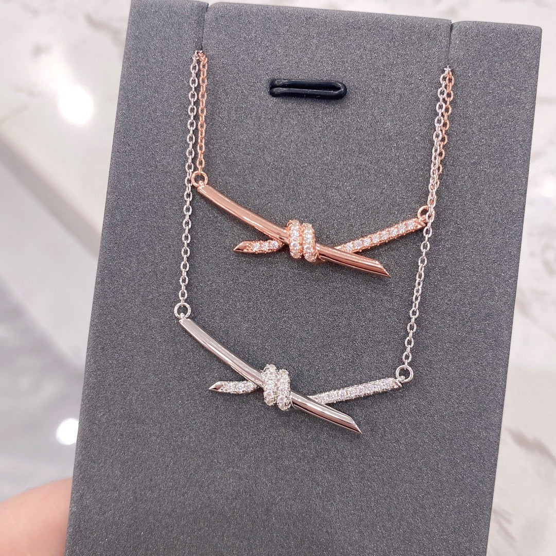 [Hevara Jewelry]KNOT NECKLACE DIAMONDS