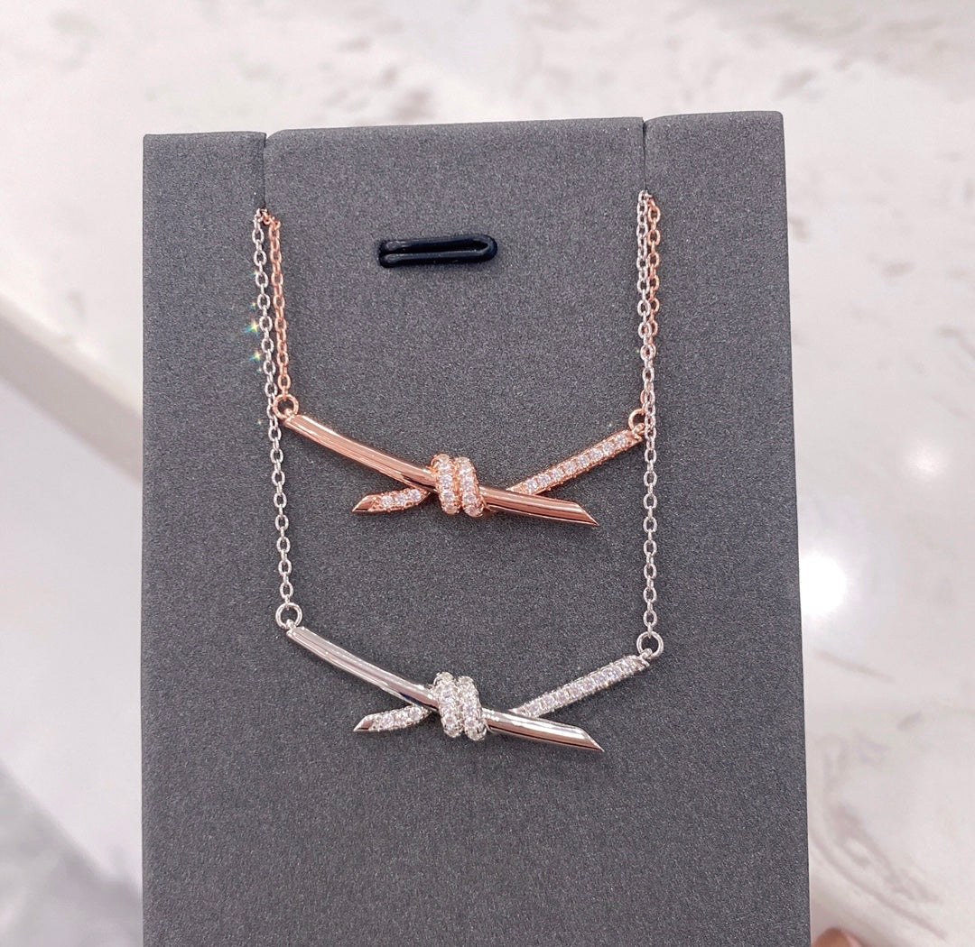 [Hevara Jewelry]KNOT NECKLACE DIAMONDS