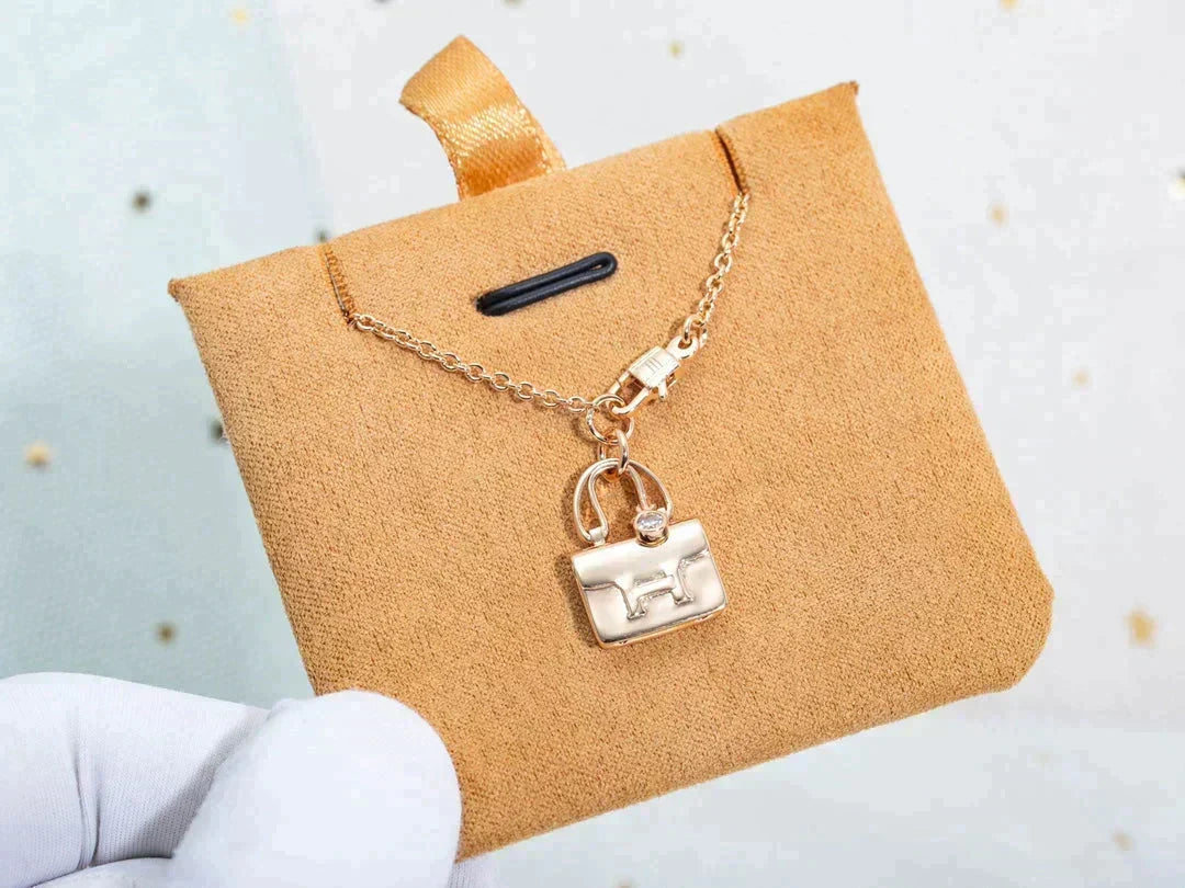 [⭐Hevara Jewelry]AMULETTE PEDANT ROSE GOLD NECKLACE