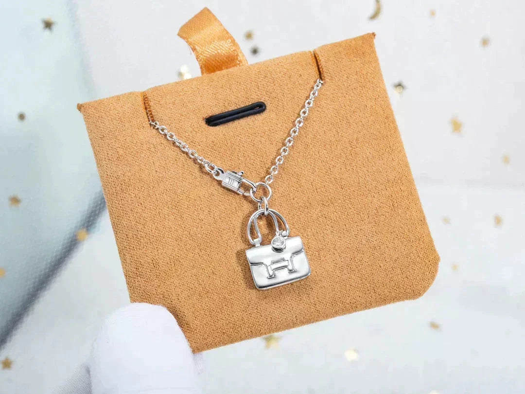 [⭐Hevara Jewelry]AMULETTE PEDANT SILVER NECKLACE
