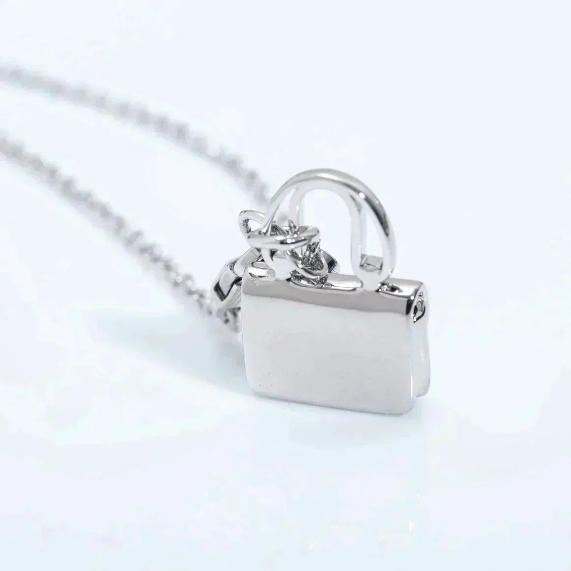 [⭐Hevara Jewelry]AMULETTE PEDANT SILVER NECKLACE