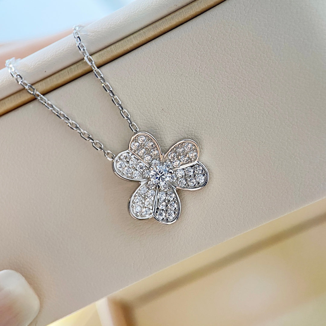 [⭐Hevara Jewelry]CLOVER DIAMOND NECKLACE SILVER
