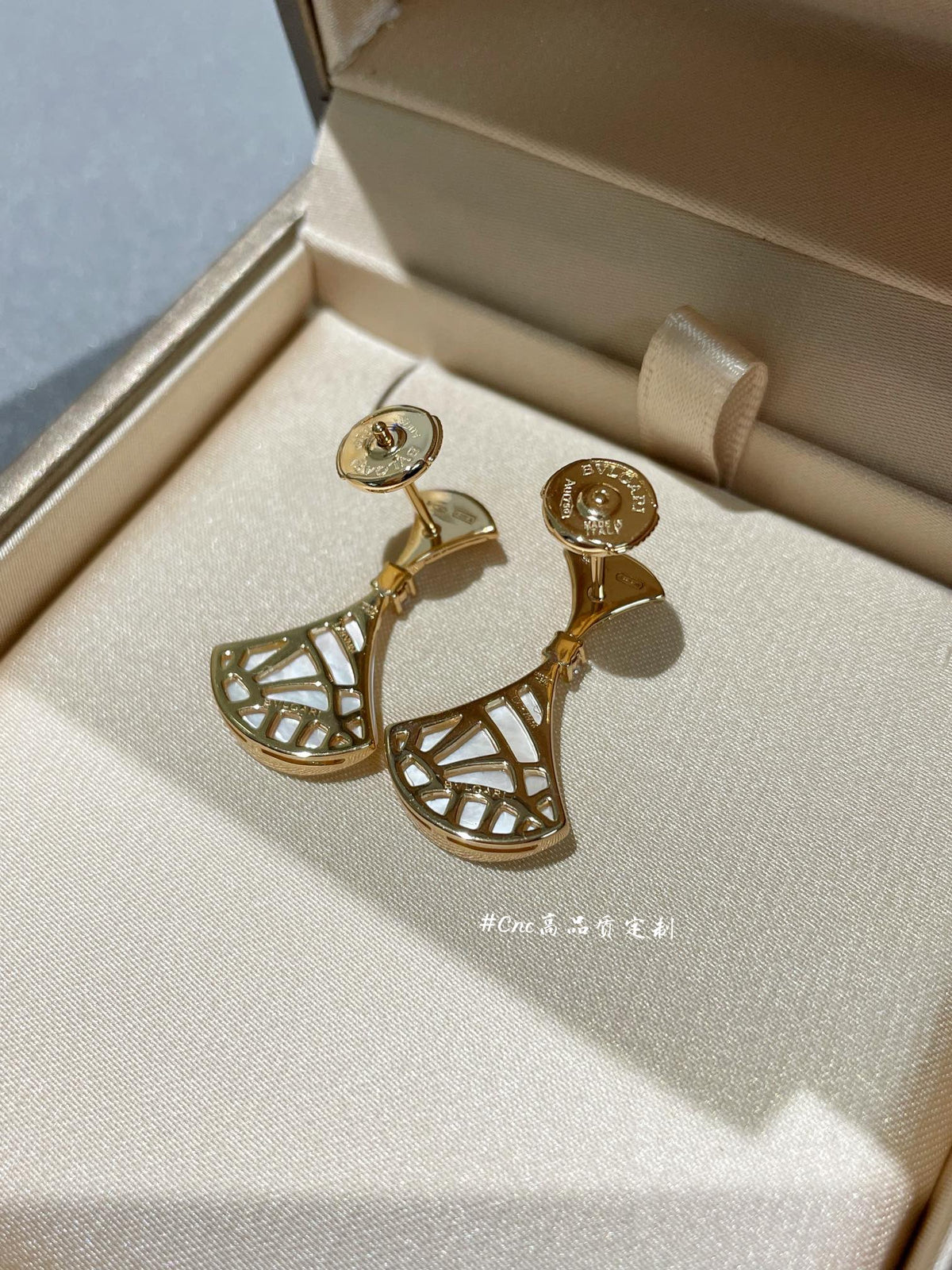 [⭐Hevara Jewelry]DREAM MOP 1 DIAMOND EARRINGS