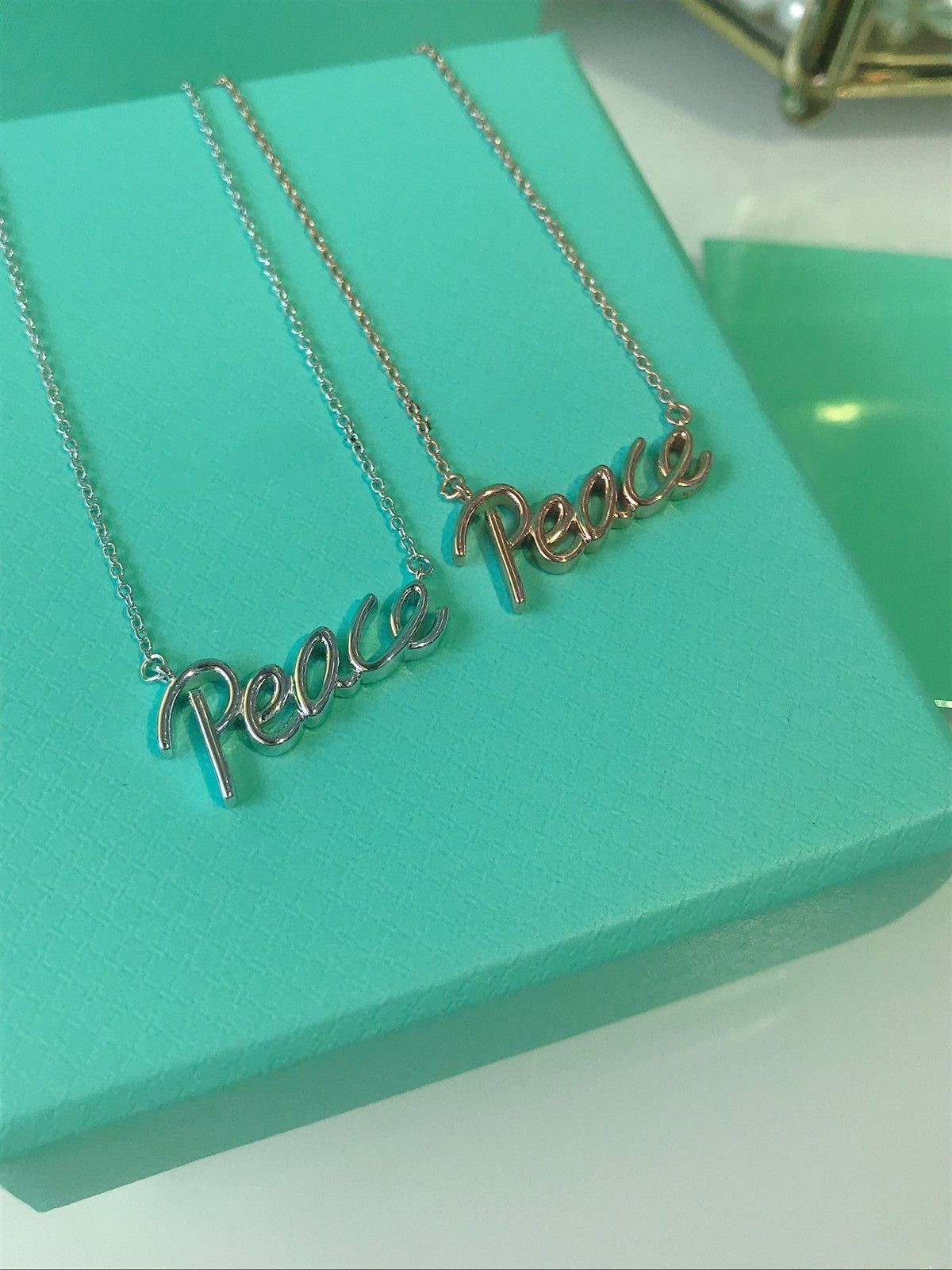 [Hevara Jewelry]PEACE TEXT PEDANT NECKLACE
