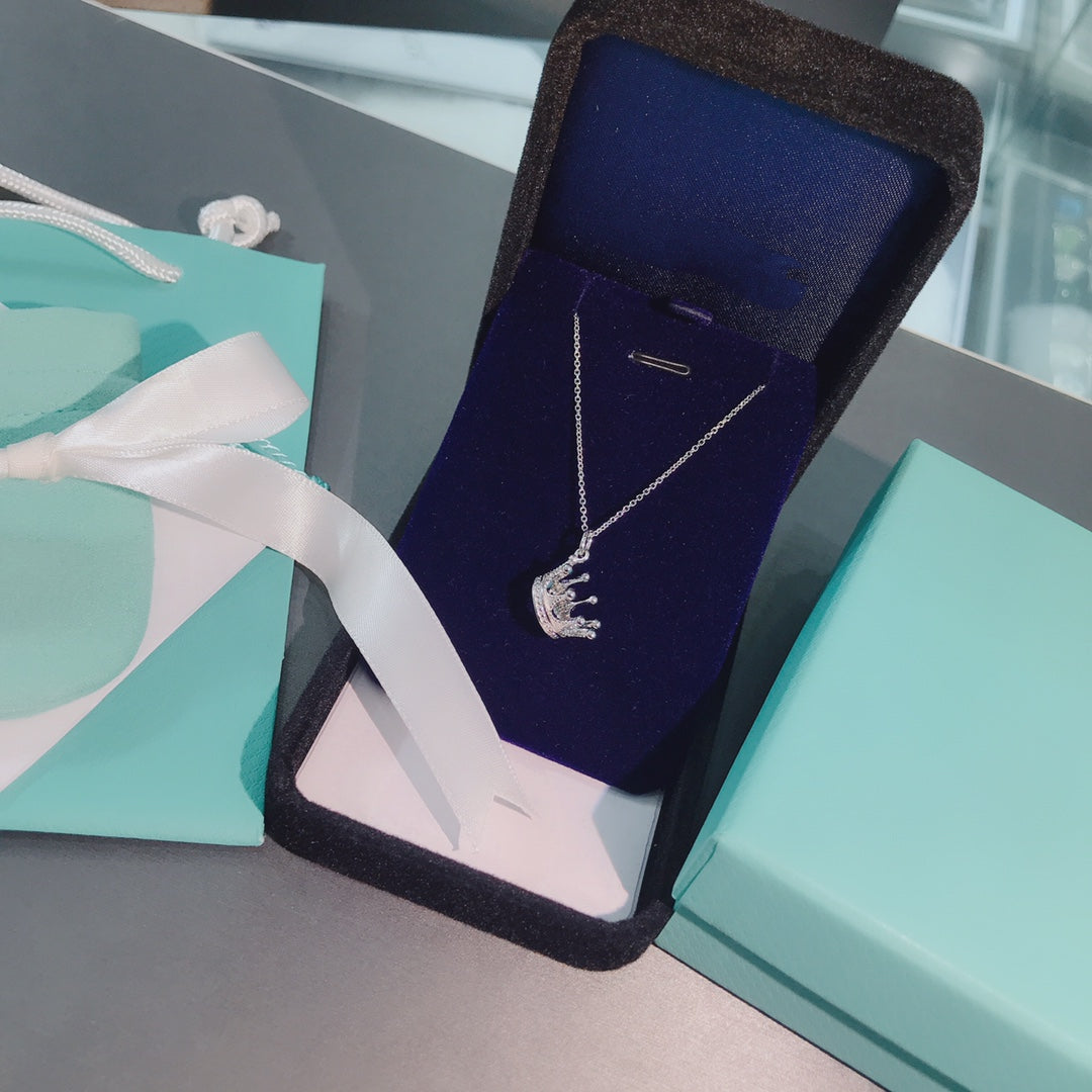 [Hevara Jewelry]CROWN PEDANT NECKLACE