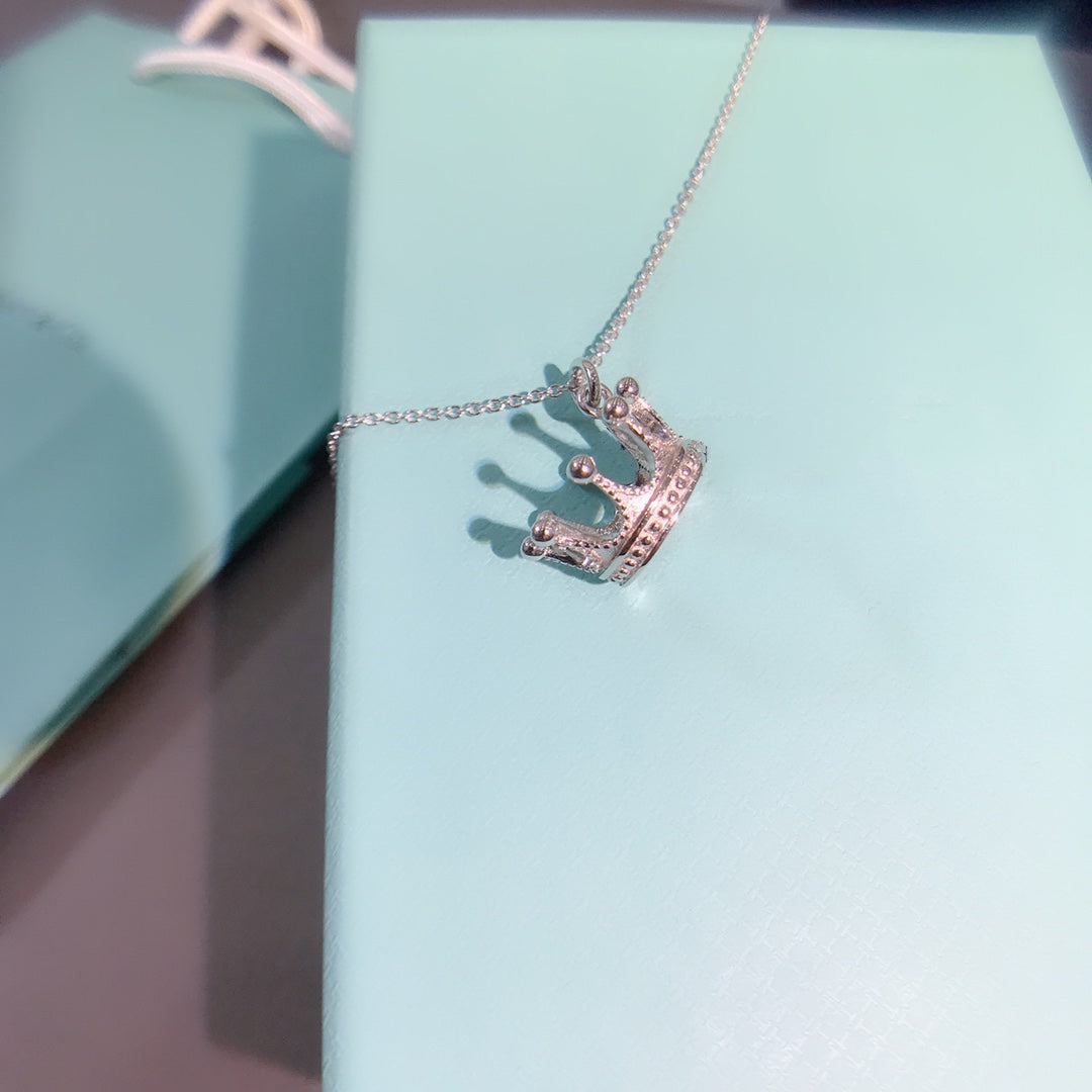 [Hevara Jewelry]CROWN PEDANT NECKLACE