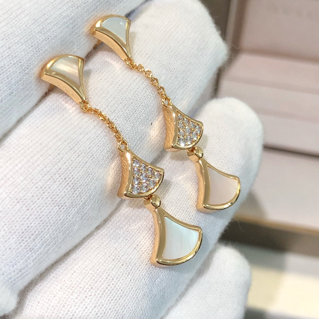 [⭐Hevara Jewelry]DREAM EARRINGS 3 MOTIFS DIAMOND MOP PINK GOLD