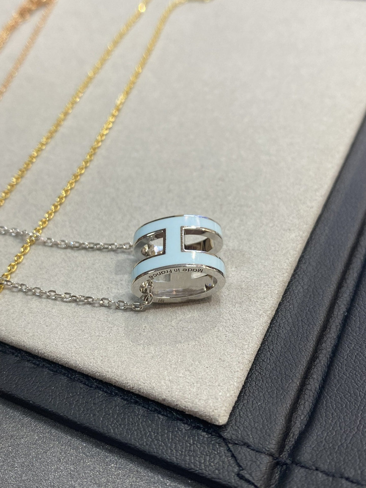[⭐Hevara Jewelry]POP H LIGHT BLUE NECKLACE