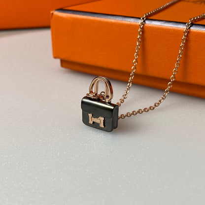 [⭐Hevara Jewelry]CONSTANCE BLACK PEDANT PINK GOLD NECKLACE