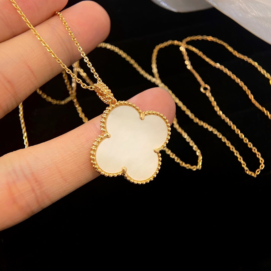 [⭐Hevara Jewelry]CLOVER 25MM MOP LARGE PENDANT NECKLACE