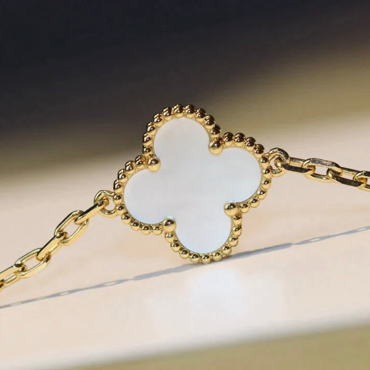 [⭐Hevara Jewelry]CLOVER 20 MOTIFS WHITE MOP NECKLACE