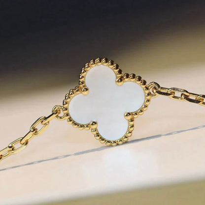 [⭐Hevara Jewelry]CLOVER 20 MOTIFS WHITE MOP NECKLACE