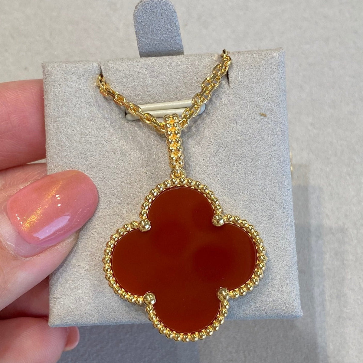 [⭐Hevara Jewelry]CLOVER 25MM NECKLACE GOLD CARNELIAN