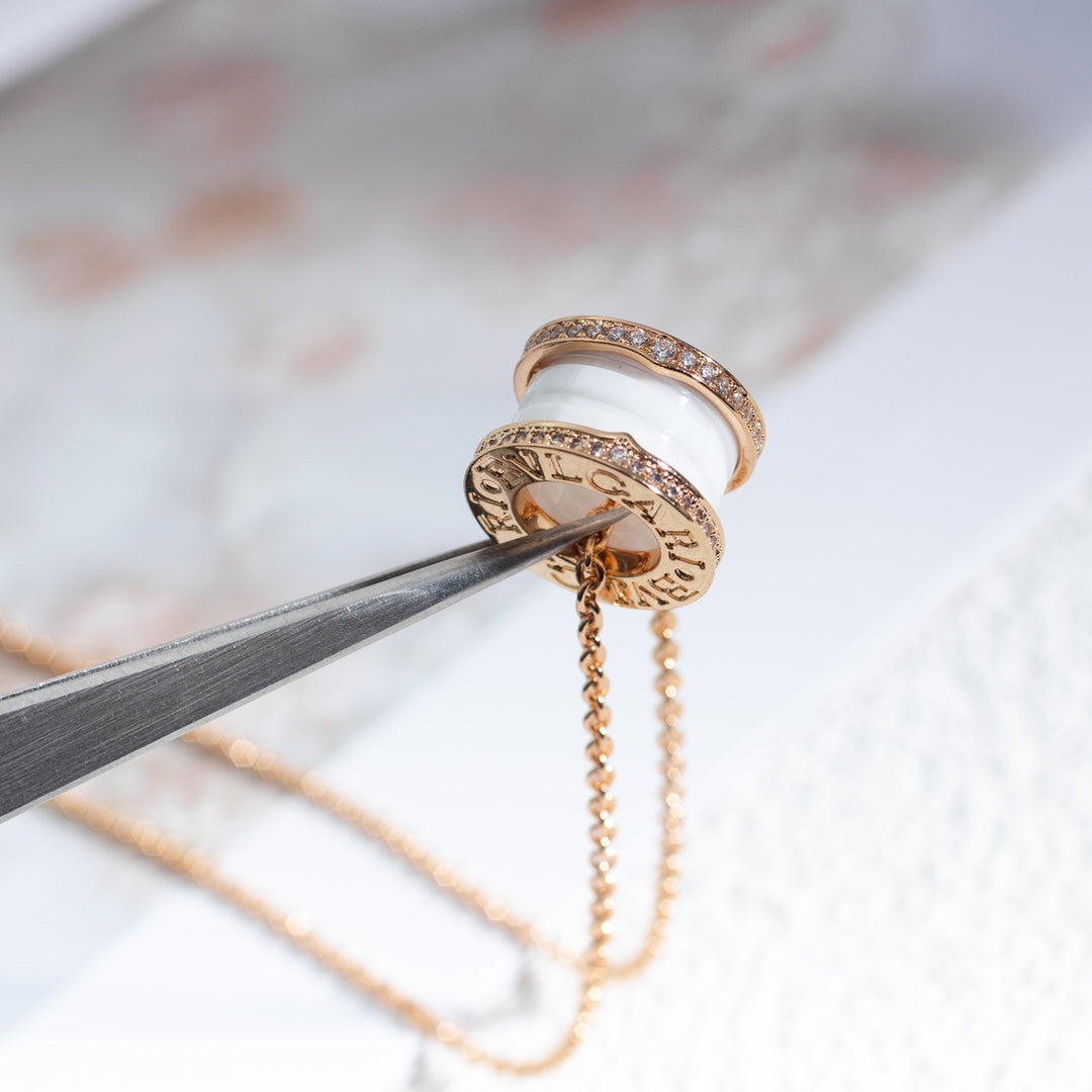 [⭐Hevara Jewelry]ZERO 1 WHITE CERAMIC PINK GOLD DIAMOND NECKLACE
