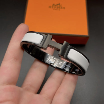 [⭐Hevara Jewelry]H BRACELET 12MM BLACK WHITE CERAMIC