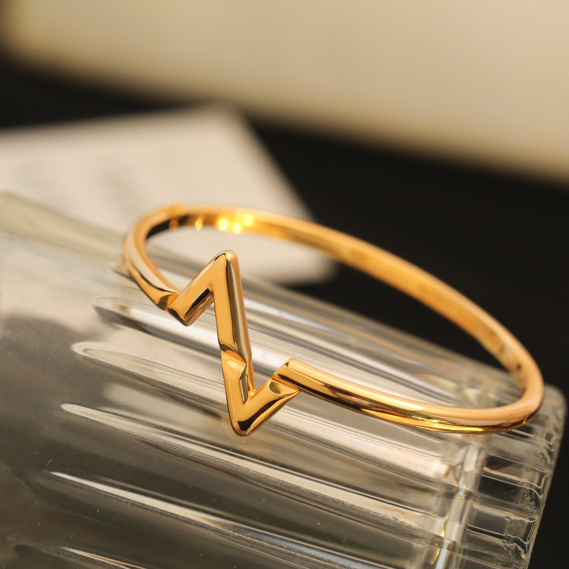 [⭐Hevara Jewelry]VOLTE UPSITE DOWN BRACELET