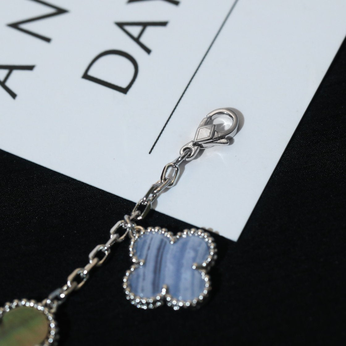 [⭐Hevara Jewelry]CLOVER BRACELET 5 MOTIFS MOP CHALCEDONY SILVER