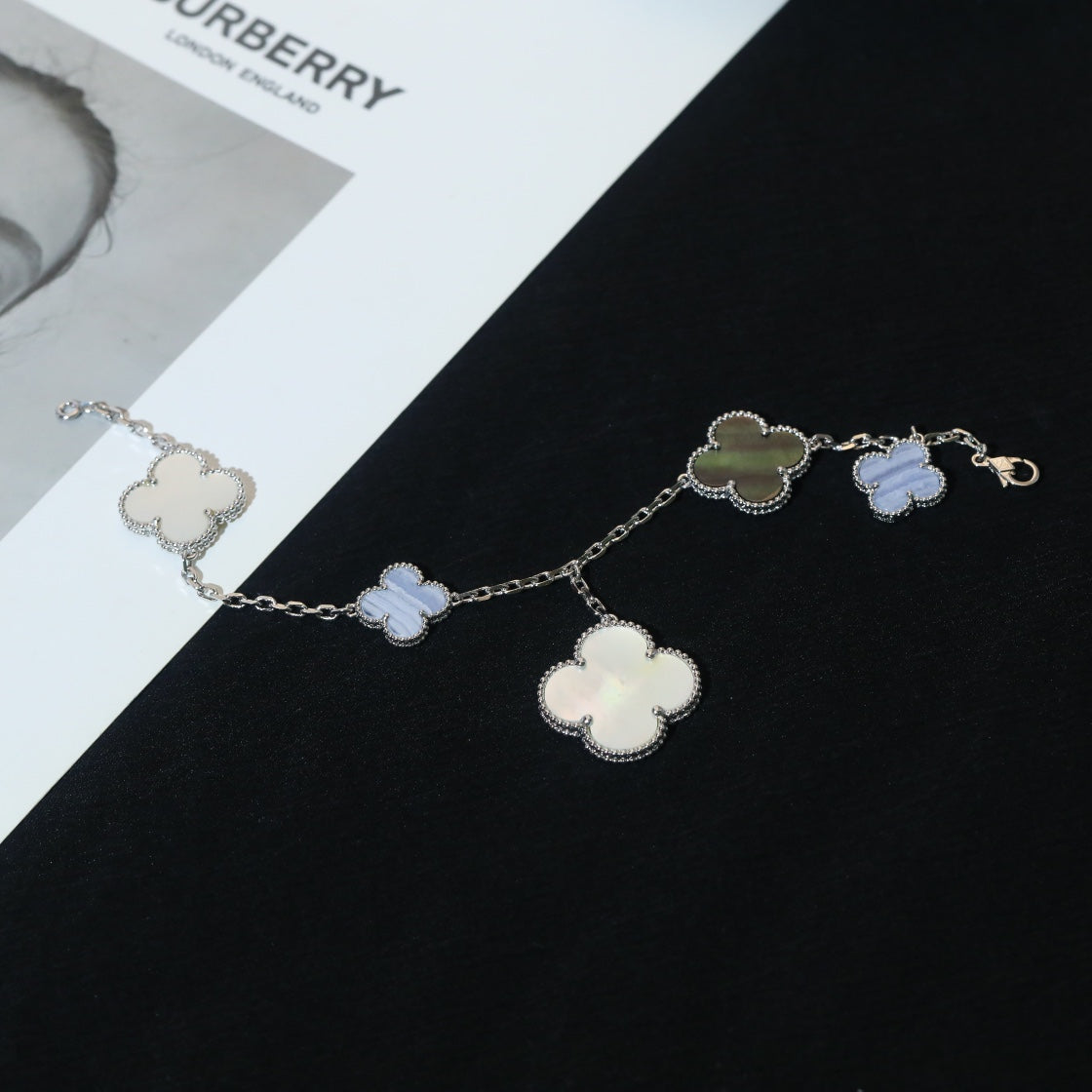 [⭐Hevara Jewelry]CLOVER BRACELET 5 MOTIFS MOP CHALCEDONY SILVER