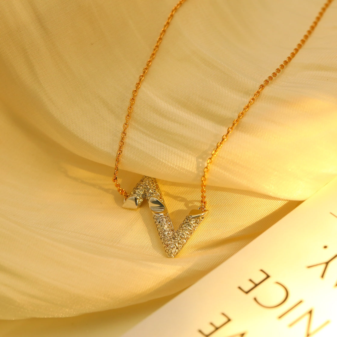 [⭐Hevara Jewelry]VOLT SILVER DIAMOND PEDANT NECKLACE