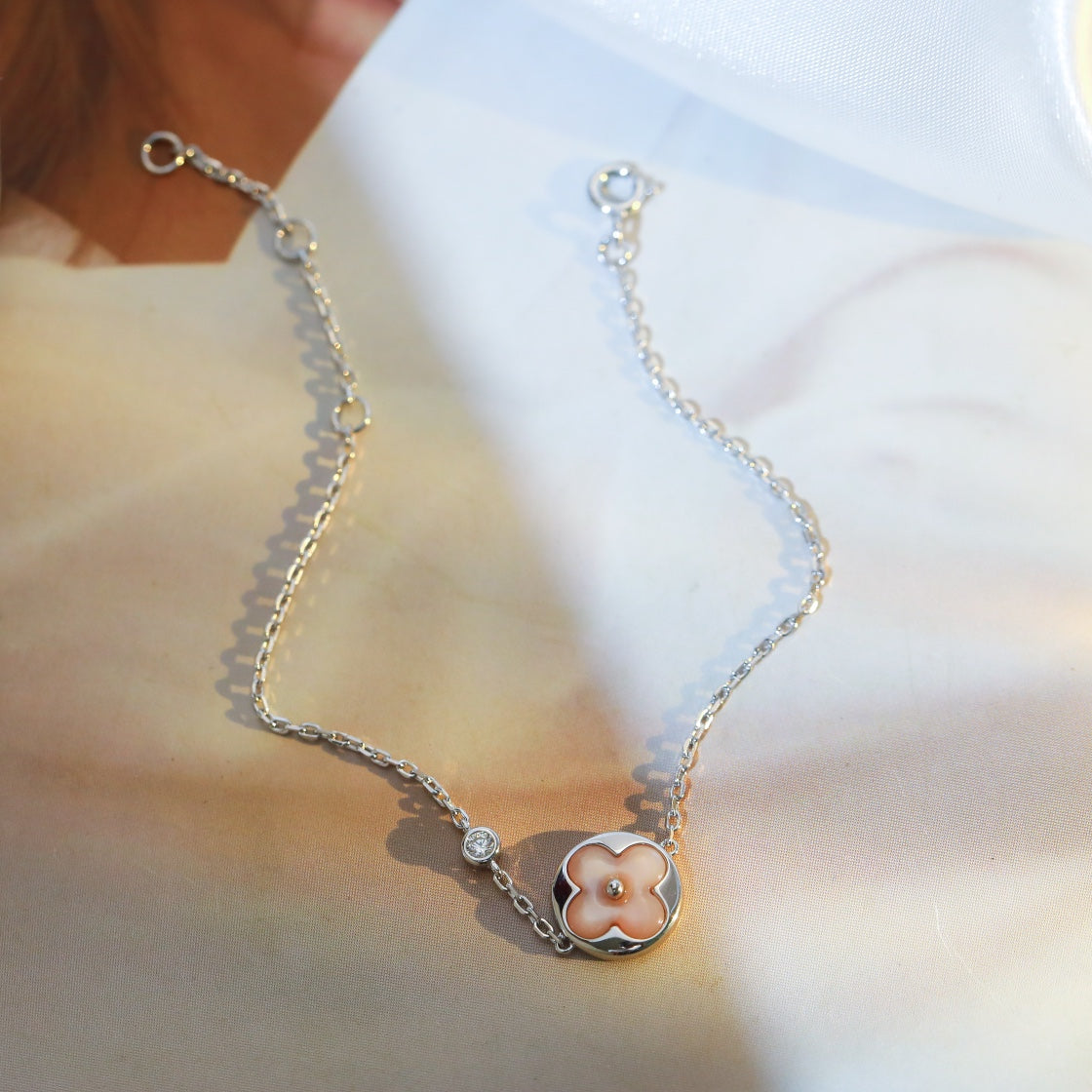 [⭐Hevara Jewelry]SUN MOTIF PINK MOP SILVER BRACELET