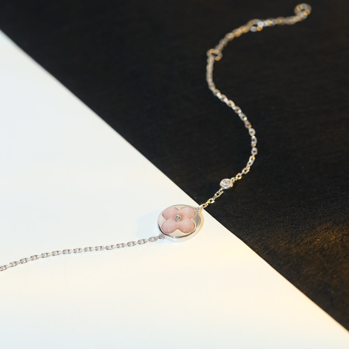 [⭐Hevara Jewelry]SUN MOTIF PINK MOP SILVER BRACELET
