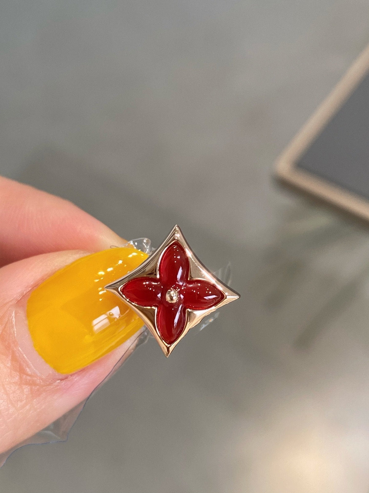 [⭐Hevara Jewelry]STAR AND SUN PINK GOLD CARNELIAN STUD EARRINGS