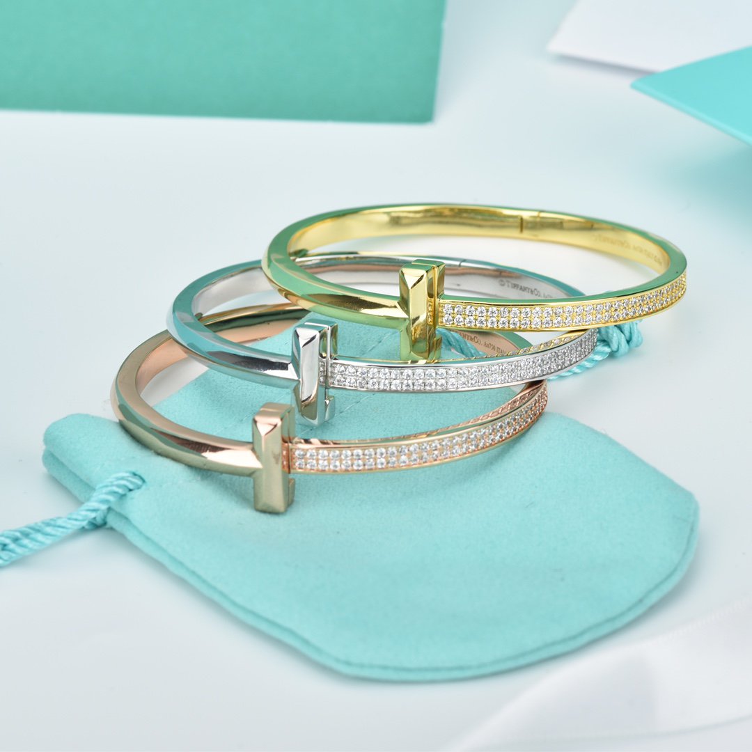 [Hevara Jewelry]WIDE DIAMONDS HINGED BANGLE
