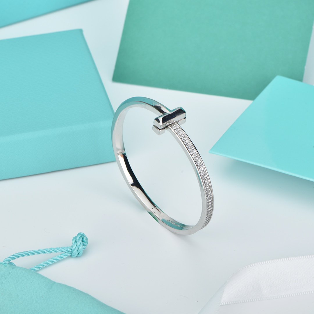 [Hevara Jewelry]WIDE DIAMONDS HINGED BANGLE