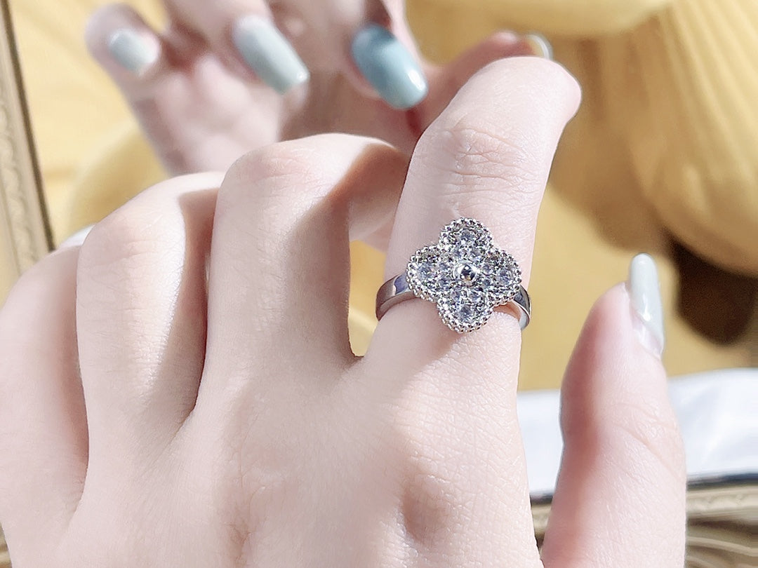 [⭐Hevara Jewelry]CLOVER DIAMOND RING