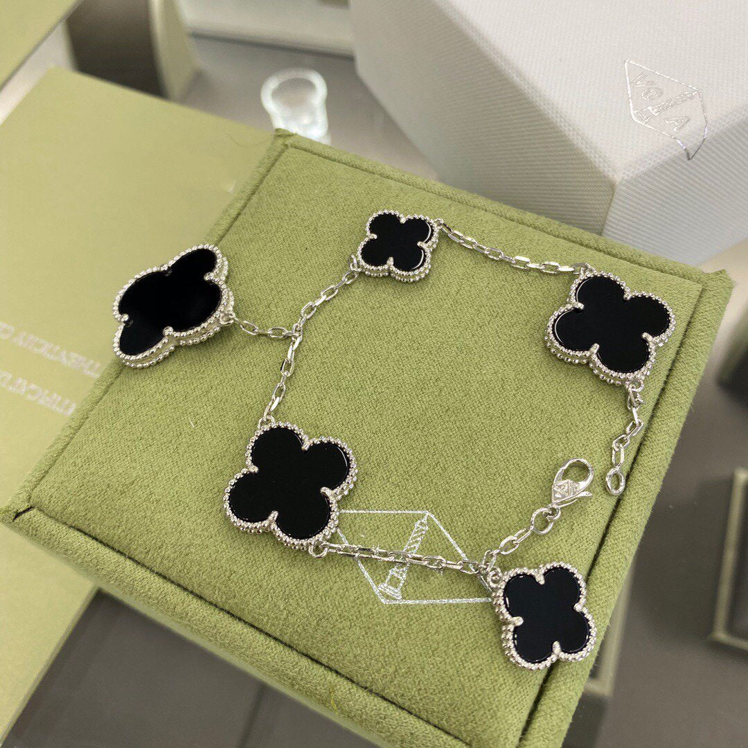 [⭐Hevara Jewelry]CLOVER 5 MOTIFS SIVLER ONYX BRACELET