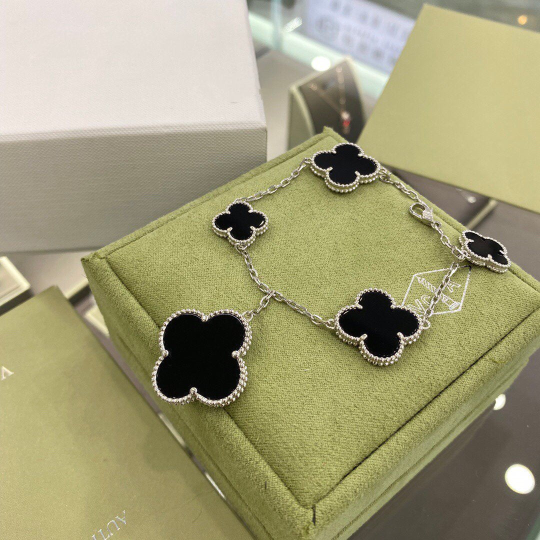 [⭐Hevara Jewelry]CLOVER 5 MOTIFS SIVLER ONYX BRACELET