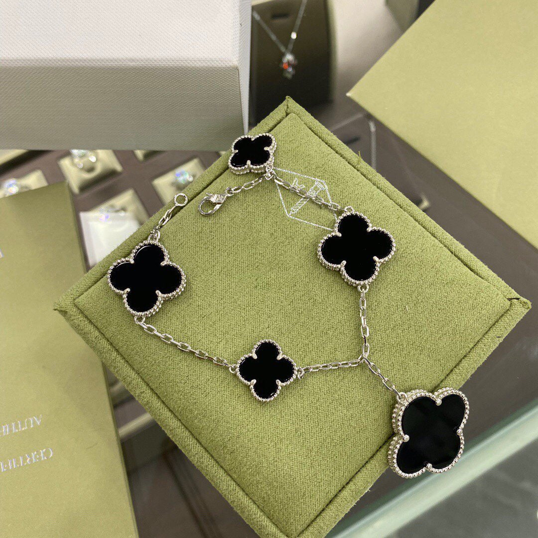 [⭐Hevara Jewelry]CLOVER 5 MOTIFS SIVLER ONYX BRACELET