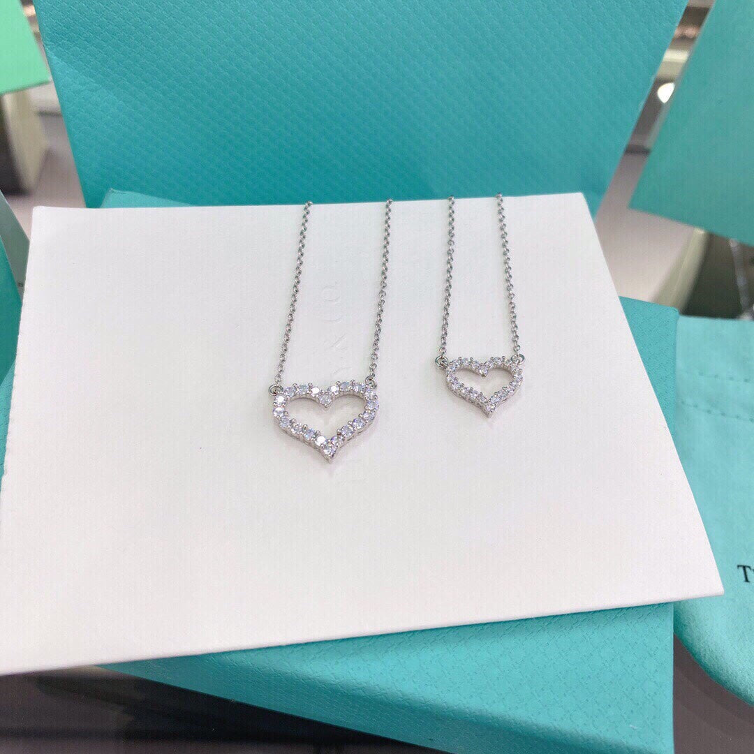 [Hevara Jewelry]HEART-SHAPED DIAMOND NECKLACE
